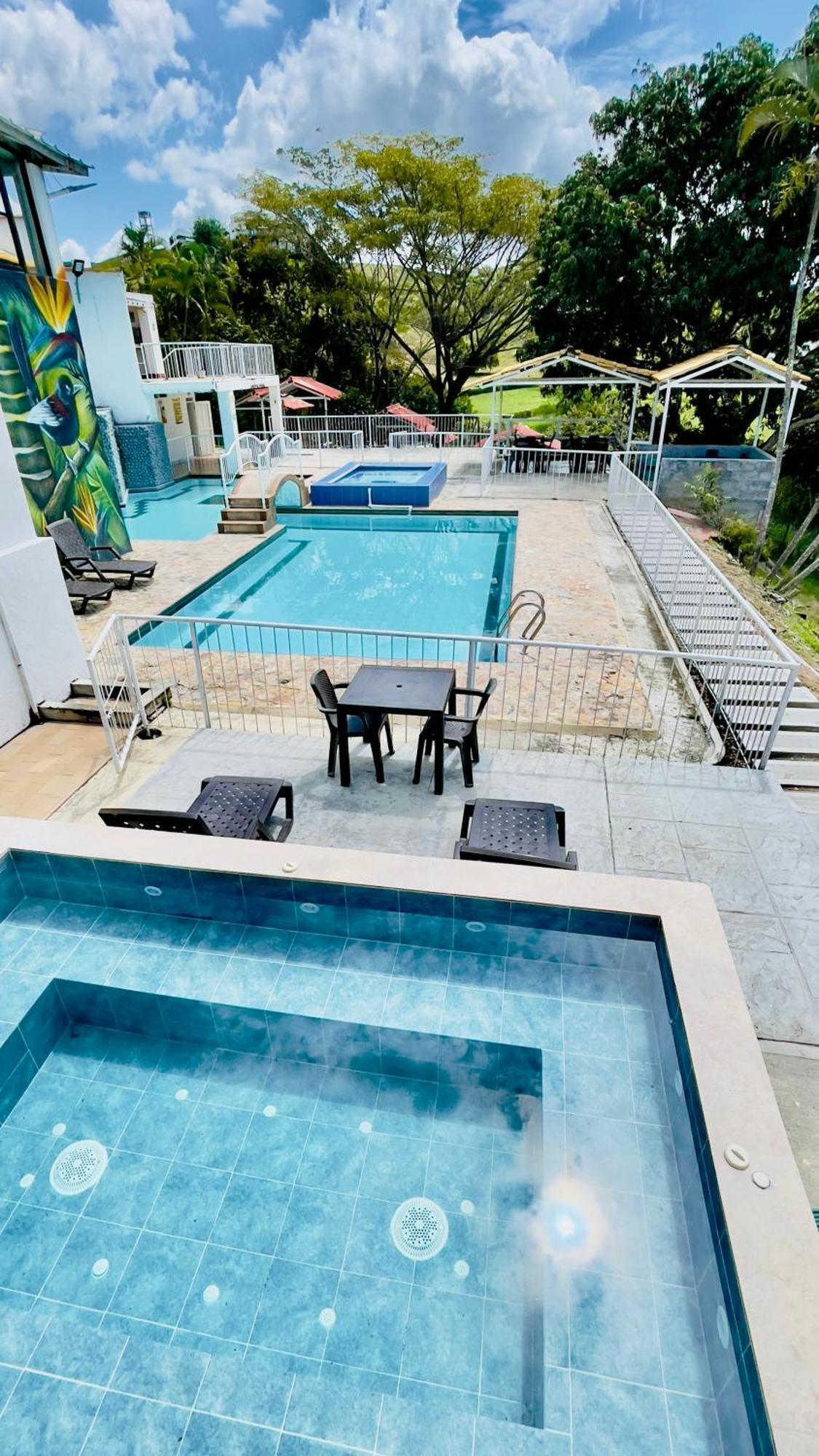 Hotel Loto Del Viento Cartago Exteriér fotografie